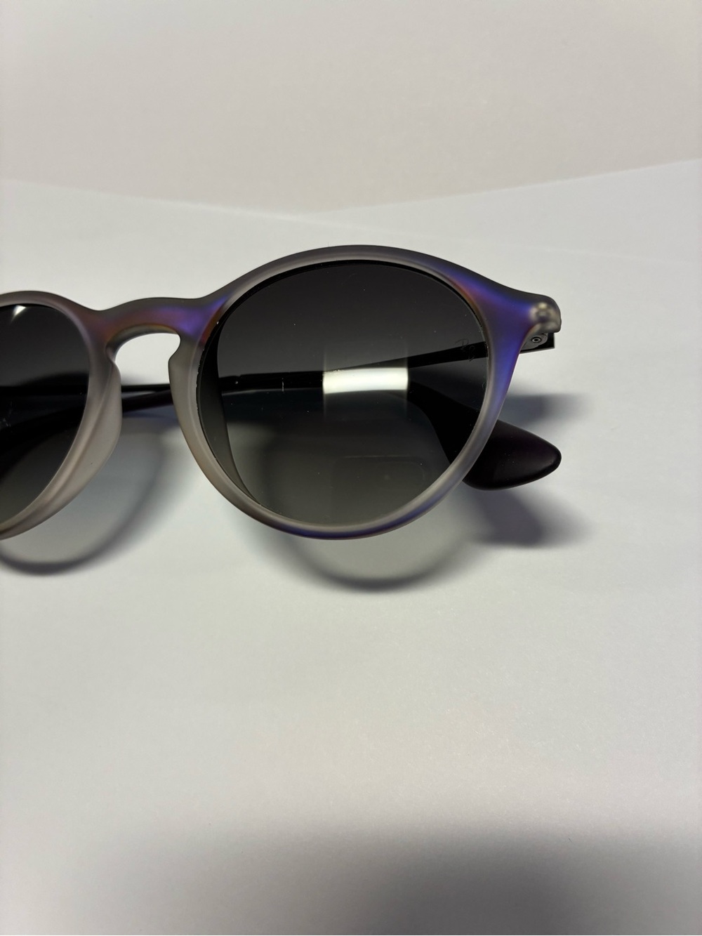 Ray-Ban Round Sunglasses Gray Frames with Dark Lenses - Picture 15 of 16